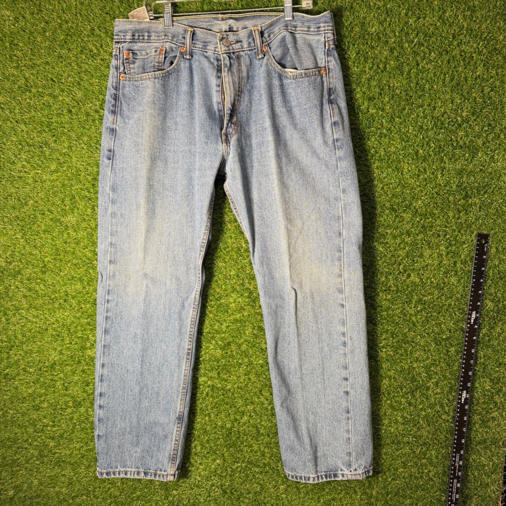 Levi Strauss & Co 505 Mens W36 L30 Light Wash Denim Jeans Straight Fit Casual